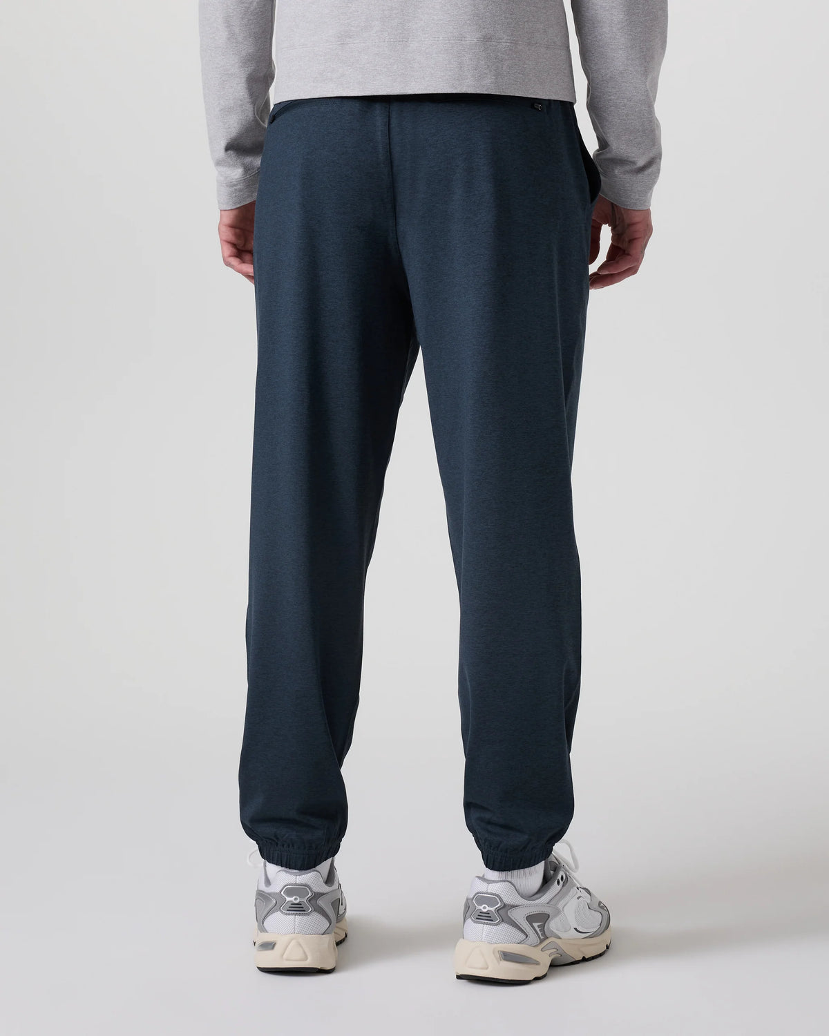 Vuori Mens Sunday Performance Sweat 28
