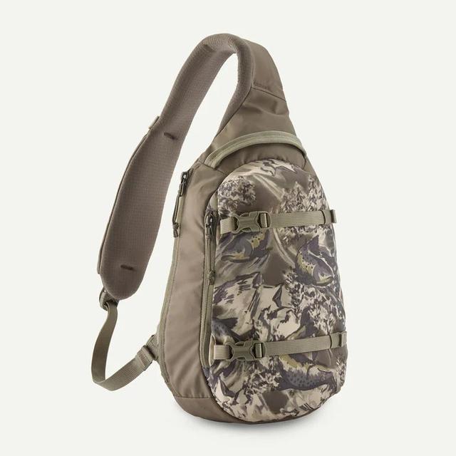 Patagonia Atom Sling 8L splashing seas: wing grey
