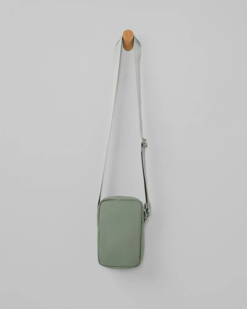 Vuori All Around Crossbody Laurel