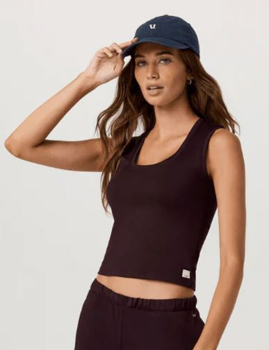 Vuori Womens Halo Essential Scoop Tank Raisin